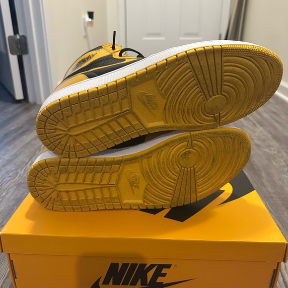 Jordan Men's Black and Yellow High-Top Sneakers (Pollen) - Picture 5 of 7